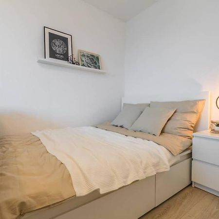 Ferienwohnung Sauber und modern, Netflix, Wifi, Leipzig Flair, Küche Exterior foto