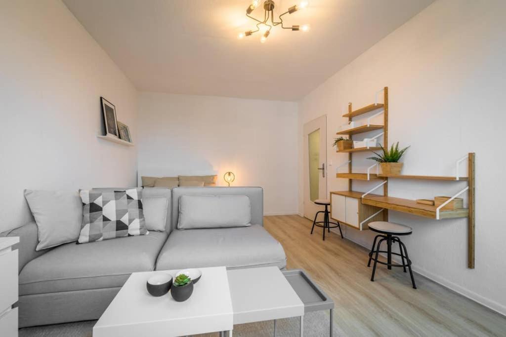 Ferienwohnung Sauber und modern, Netflix, Wifi, Leipzig Flair, Küche Exterior foto
